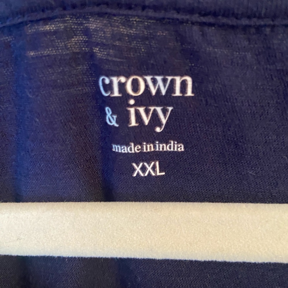 Crown & Ivy Women’s Sleeveless Ruffle Trim T-shirt XXL Navy Blue nearly new - Picture 4 of 9